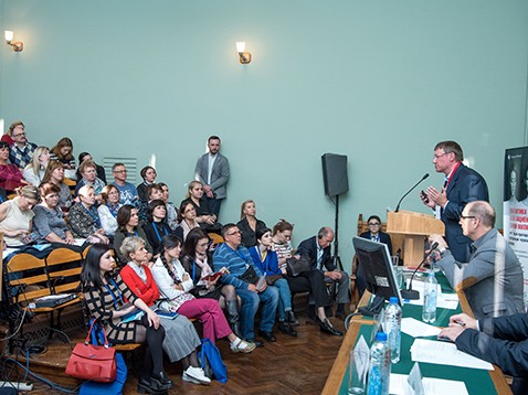 Во время лекции - проф. К. В. Пучков («Оперативная гинекология - новые технологии» 2018)