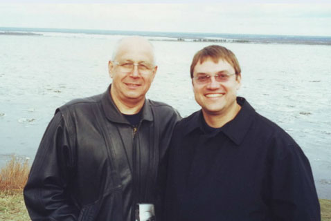 С учителем и другом проф. С. И. Емельяновым (Якутск, 1999)