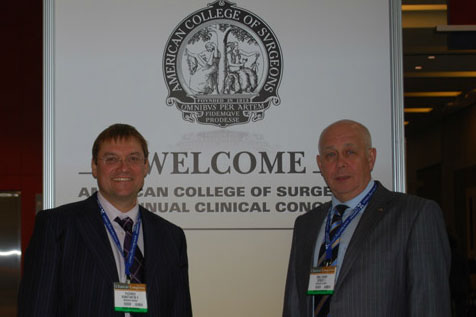 Участники конгресса - профессор  С. И. Емельянов и профессор К. В. Пучков (Чикаго, США, 2009)