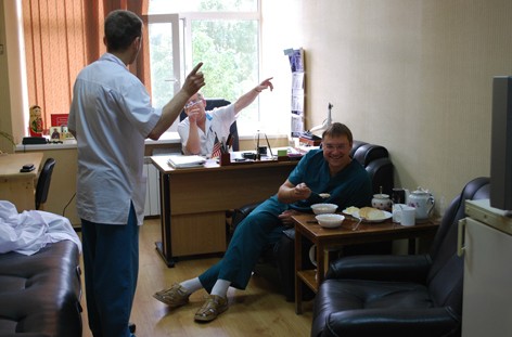 Перед операцией надо подкрепиться! Мастер-класс по оперативной гинекологии (Архангельск, 2009)