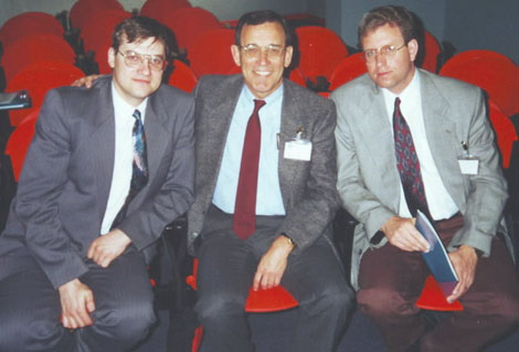 На стажировке в Италии с американскими коллегами - проф. К. Лукас и Р. Мицкевич (Модема, Италия, 1995)