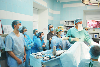Лапароскопическая операция по поводу женского бесплодия  (профессор К.В. Пучков, март 2013 года ( г. Москва).